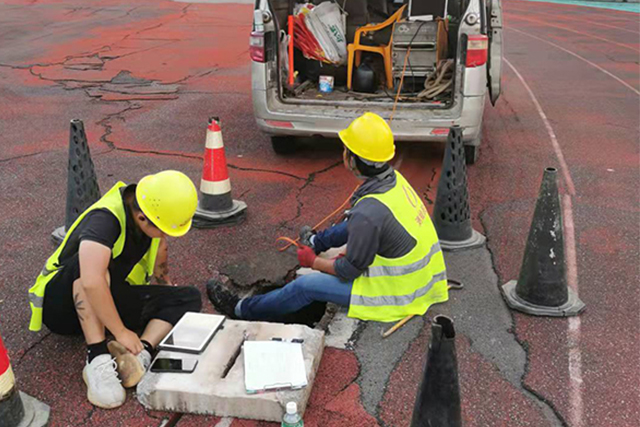 聯(lián)合疏通車在管道疏通中的應(yīng)用